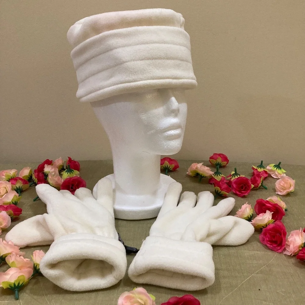 Falls Creek Women's Hat, Scarf & Glove set, white